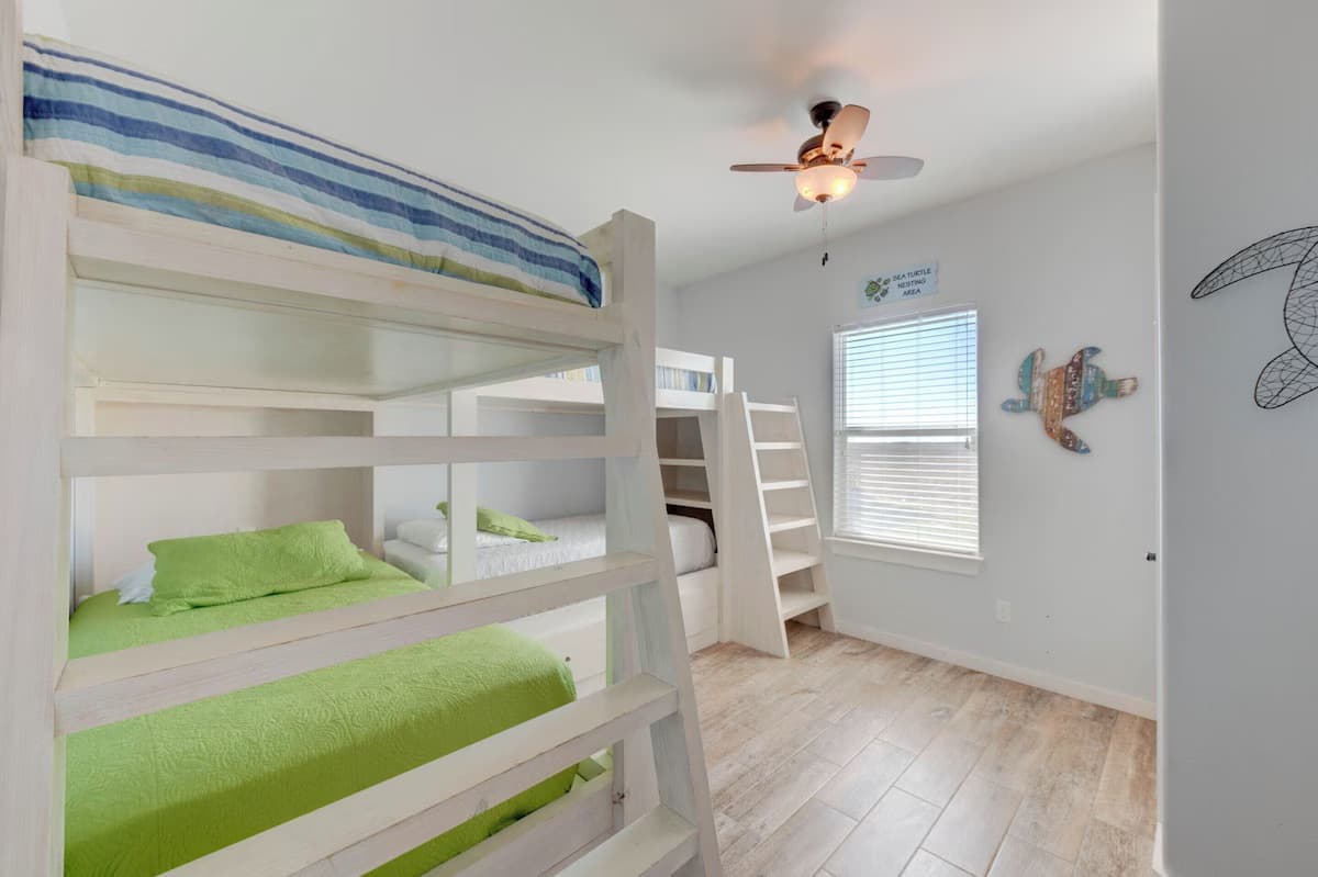 Postcard From Paradise - Image 16