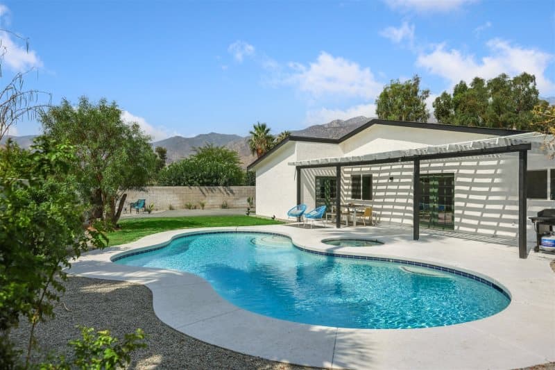 Desert Green Serenity - Image 21