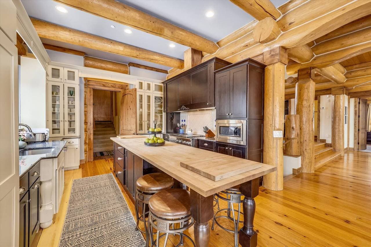 Goldenview Lodge - Image 7