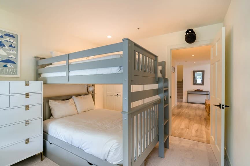 Emerald Elk at Village Creek - Image 12