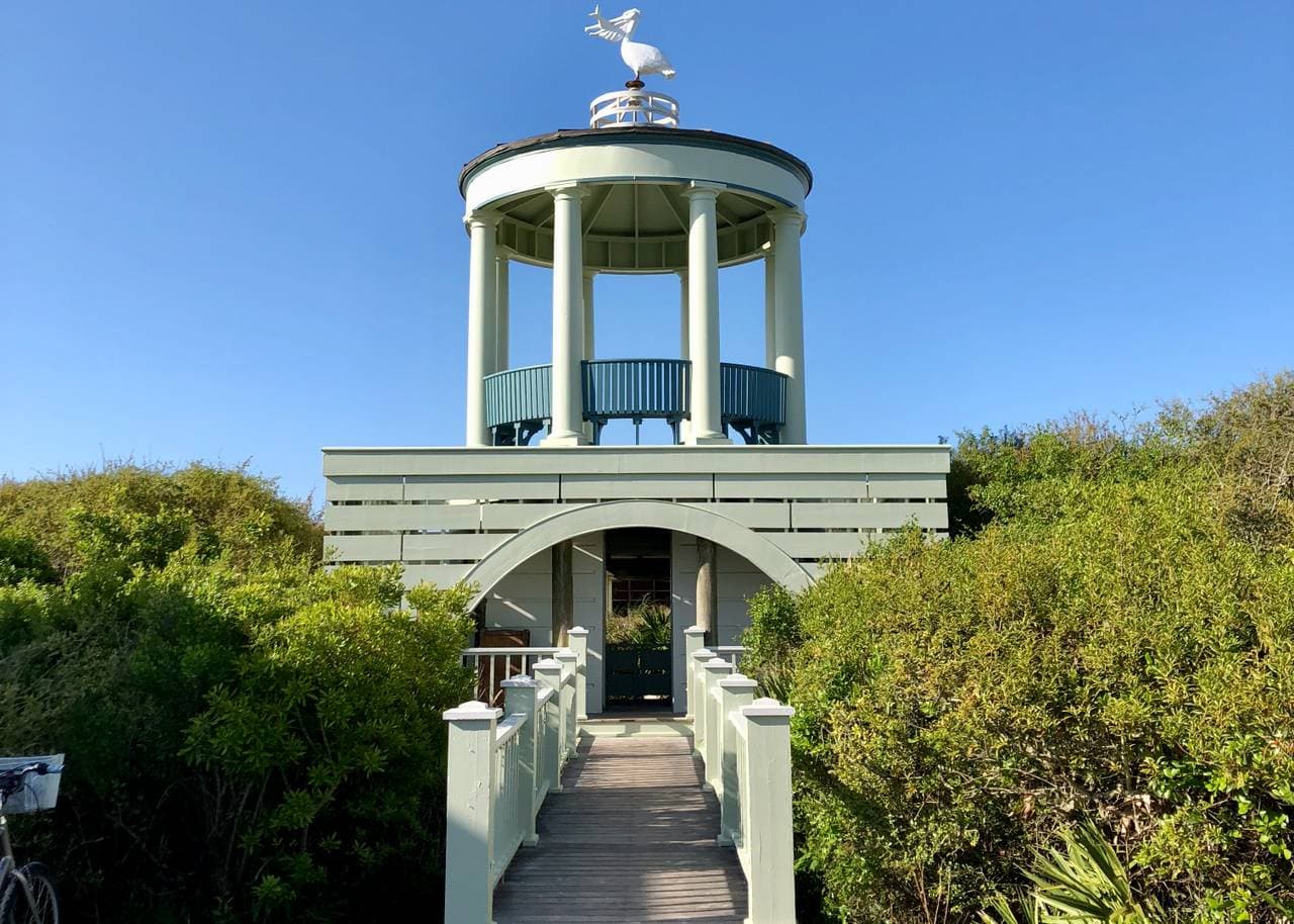 Toes in the Water Home - Image 6