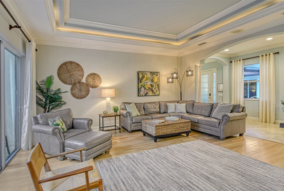 Sunburst Courtyard - Image 10