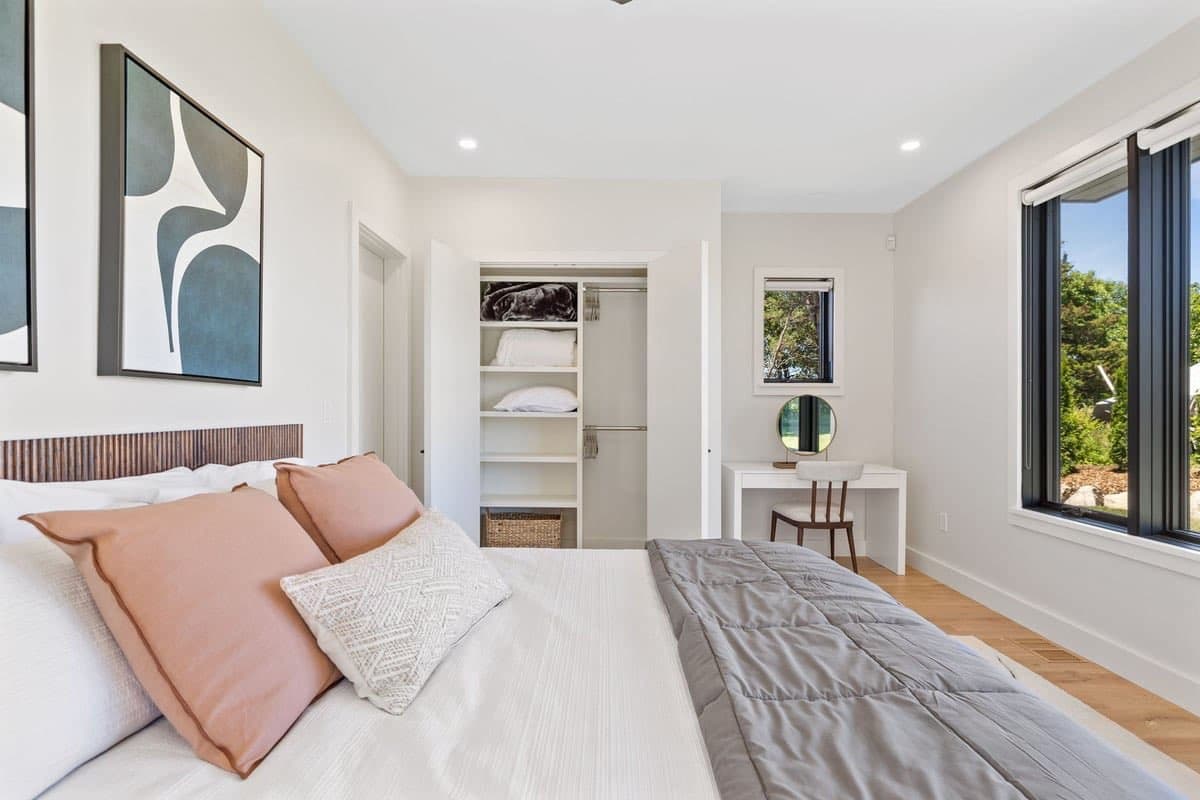 Nauset Heights Luxury - Image 24