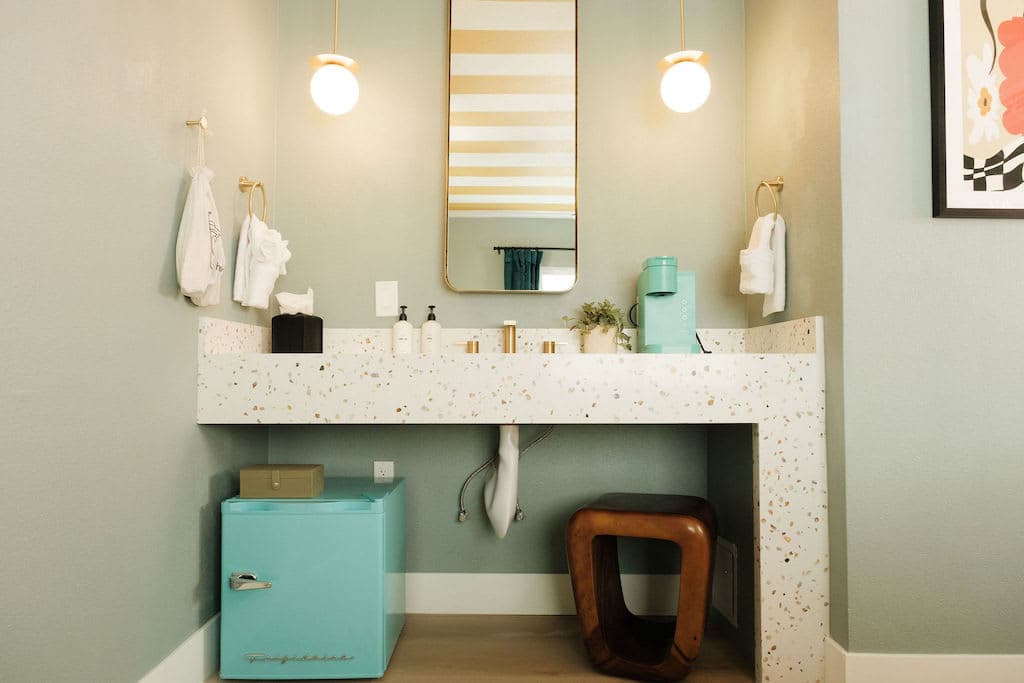 Mod Retreat in Vibrant Palm Springs - Image 47