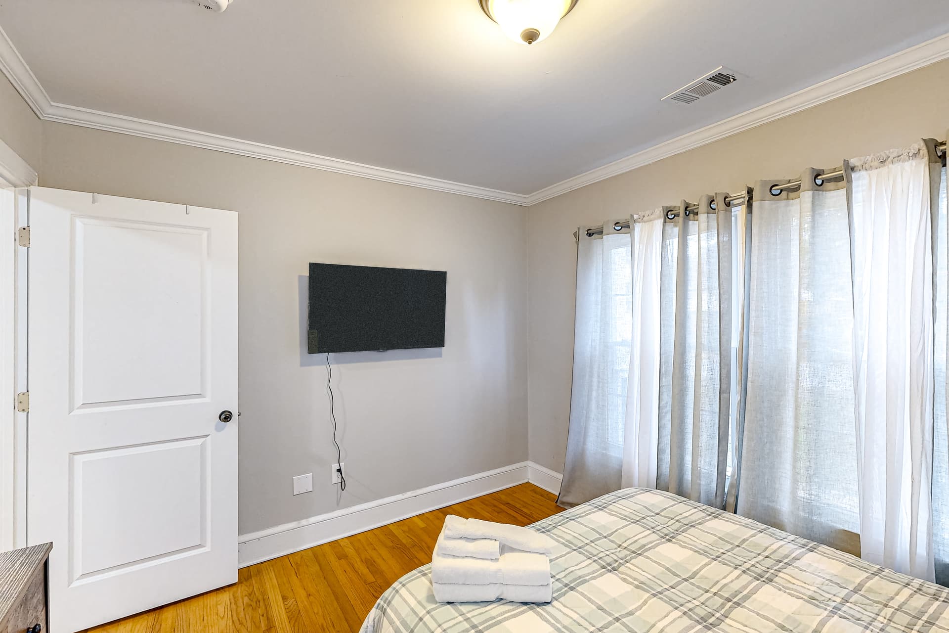 Blissful Bungalow - Image 8