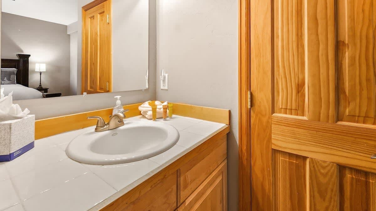 Blue River Retreat - Image 32