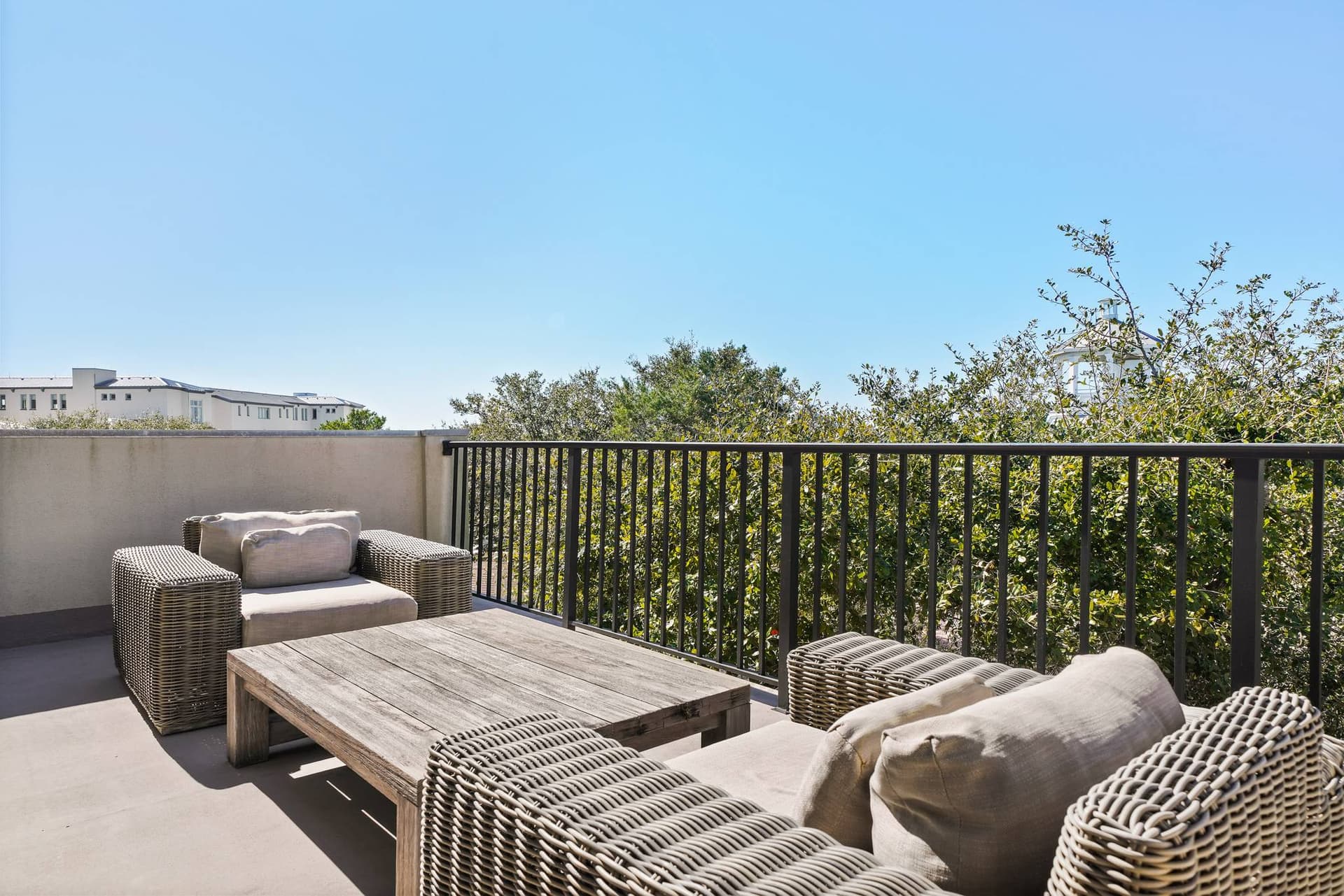 Allora House - Image 26