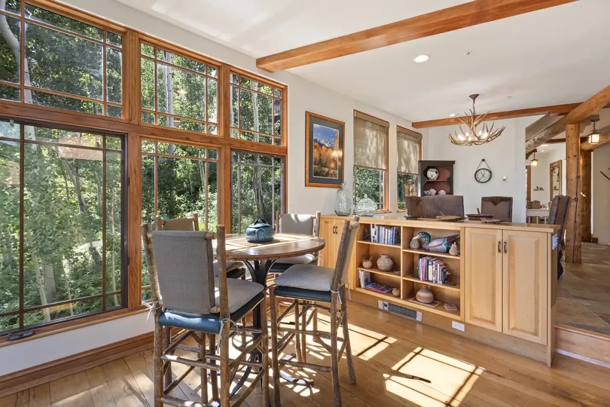 Pine Meadows House - Image 4
