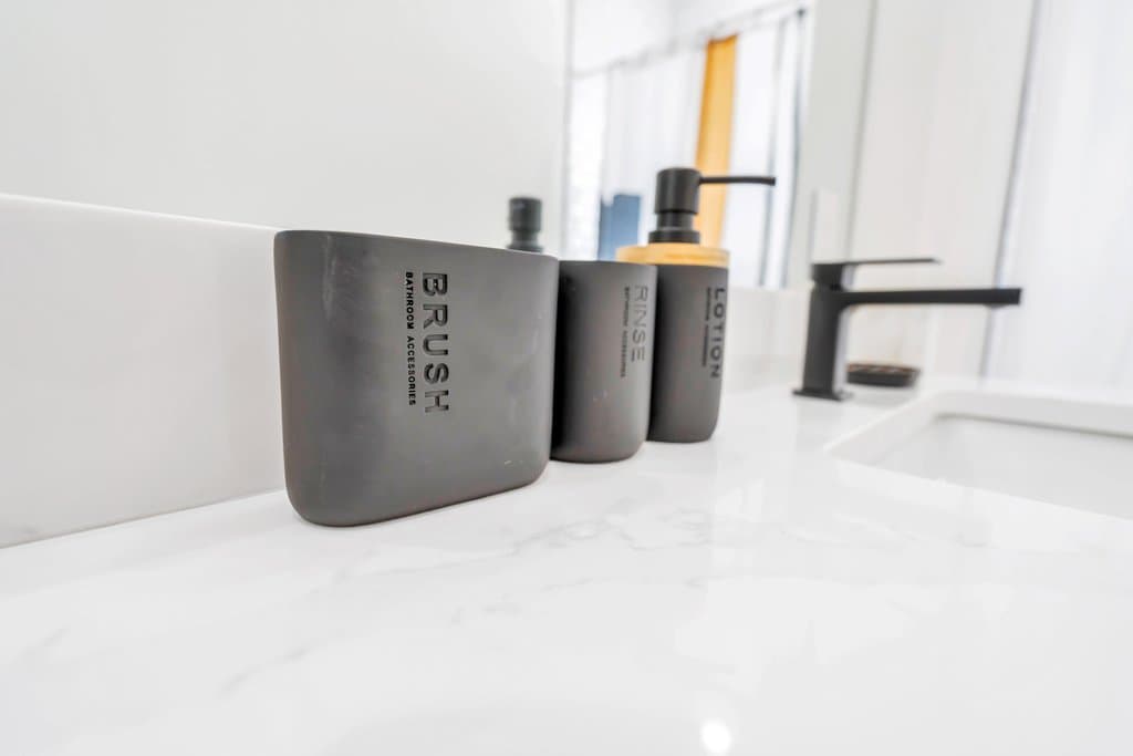 Modern Mid-City Maison - Image 35