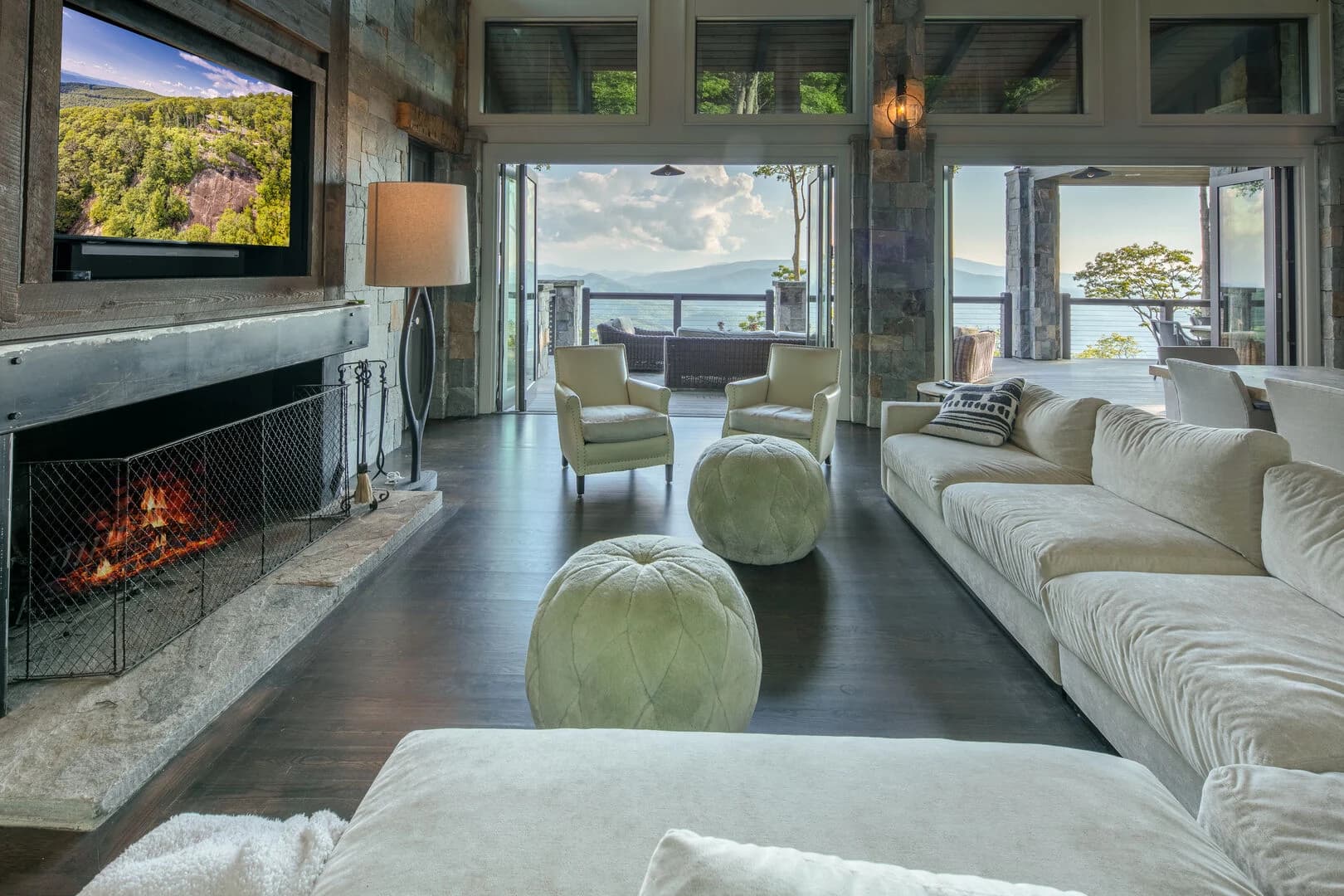 Outside Inn Place - Image 4