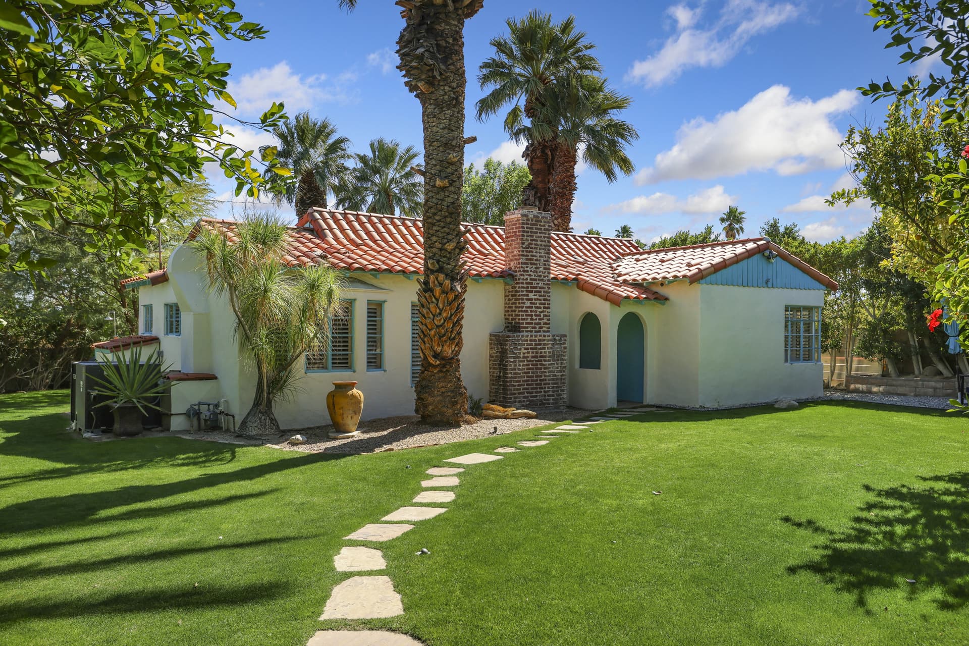 Historic Palm Springs Home - Image 2