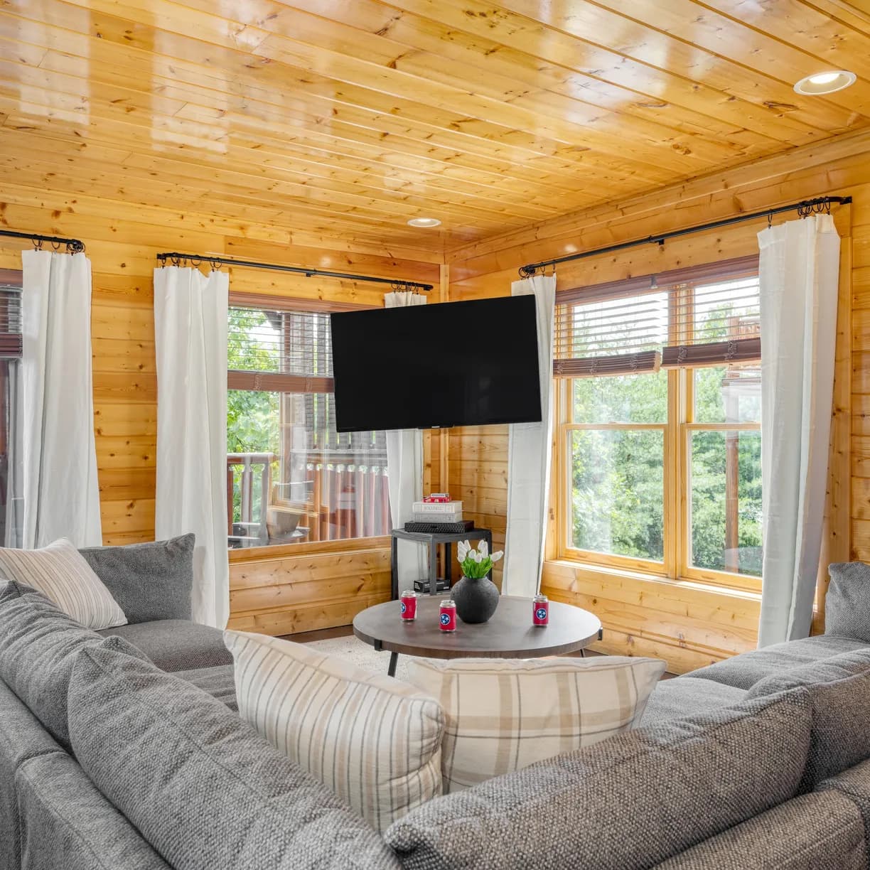 Delmont Manor - Image 20