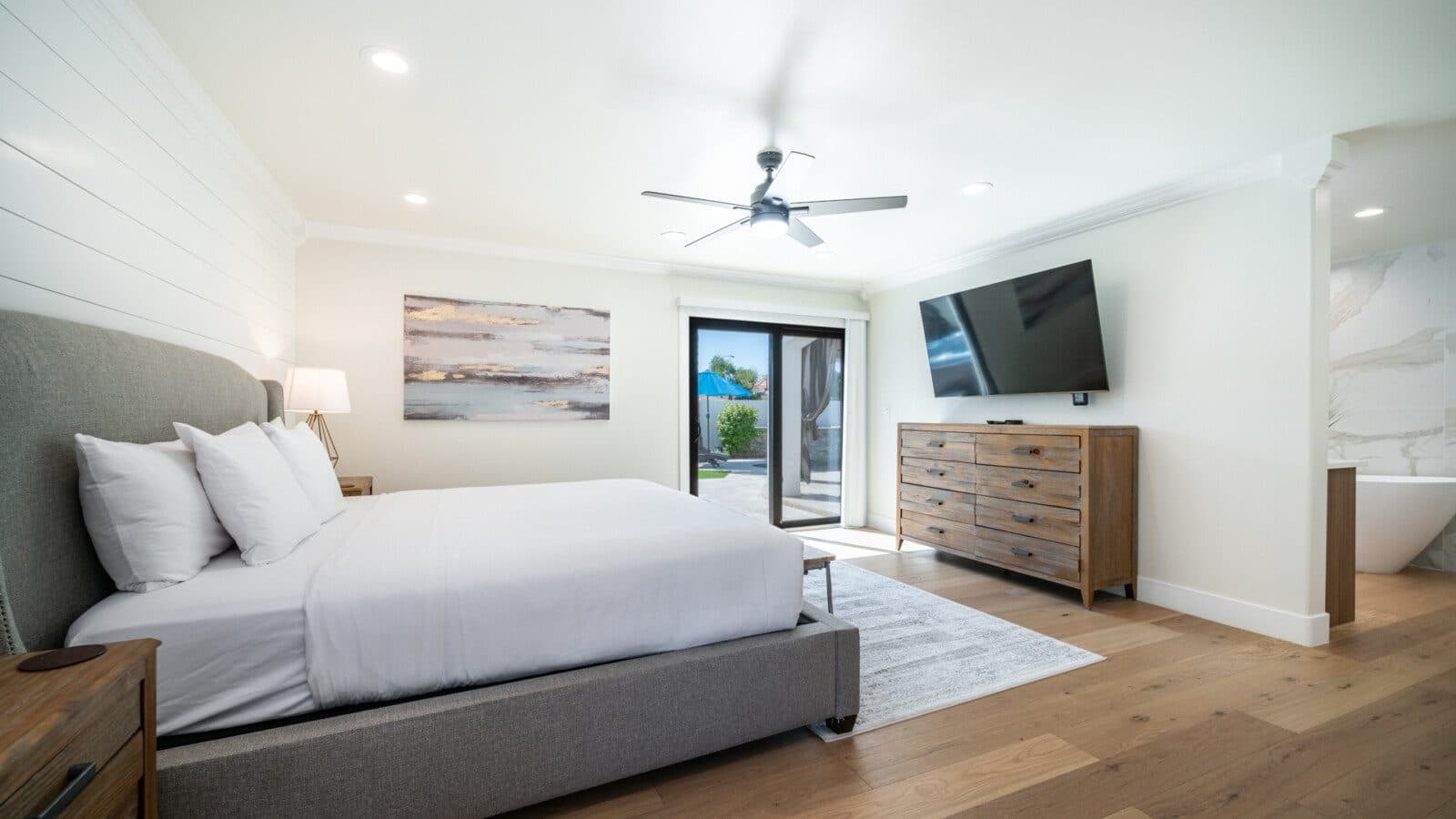 Spontaneous Desert Retreat - Image 15