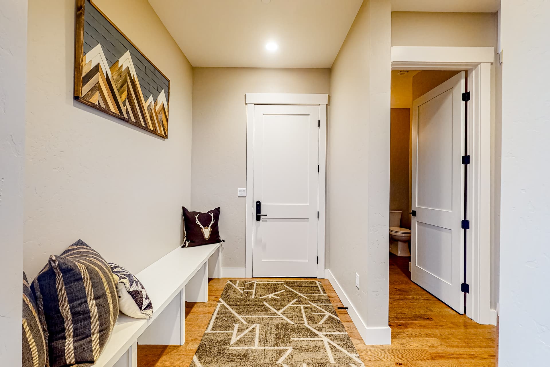 Rendezvous Flat - Image 27