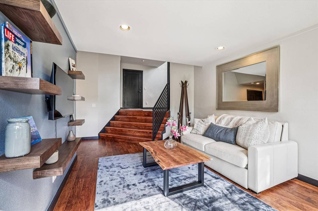 Summit Solitude Estate - Image 32