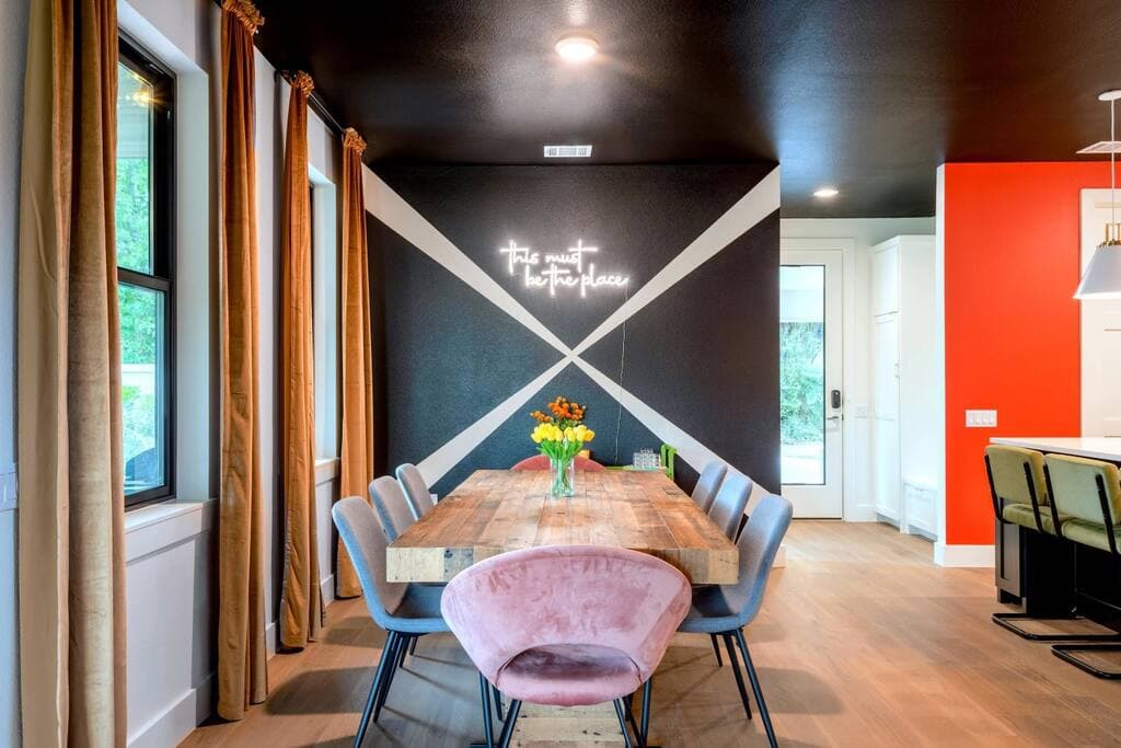 Queen's Gambit - Image 4