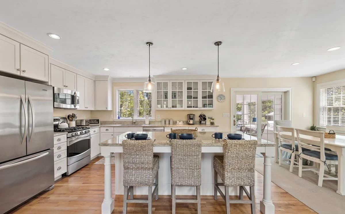 Barefoot Bungalow - Image 5