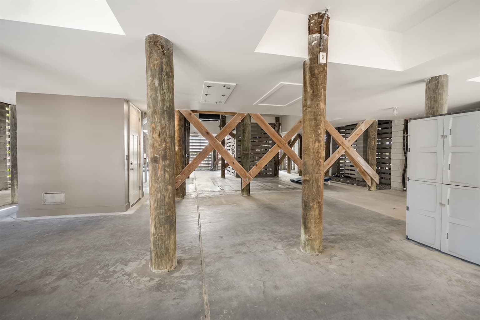 Beach Shelter - Image 75