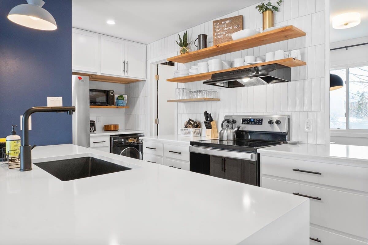 Nordic Mountain Haven - Image 7