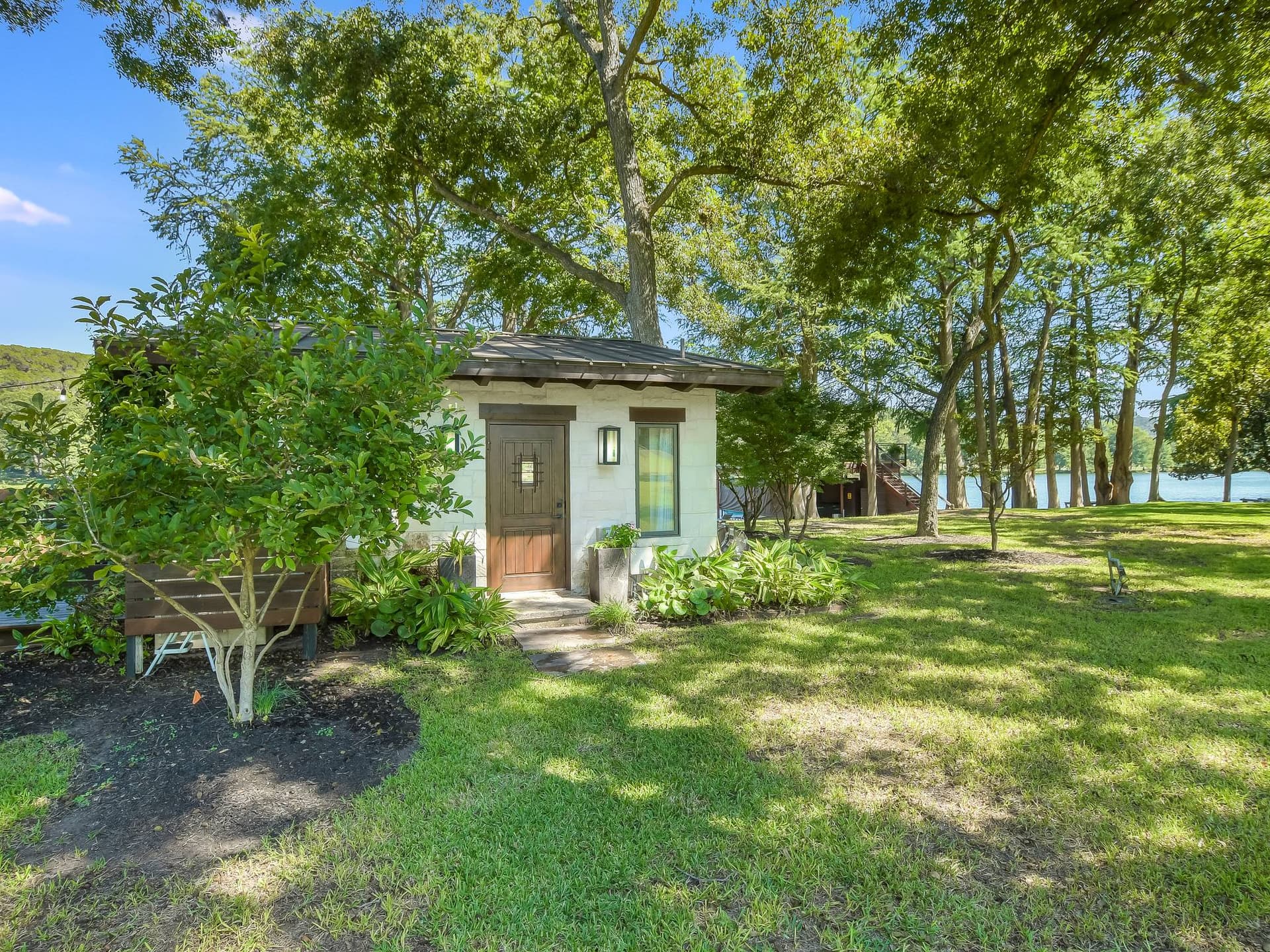 Sapphire on Lake Austin - Image 17