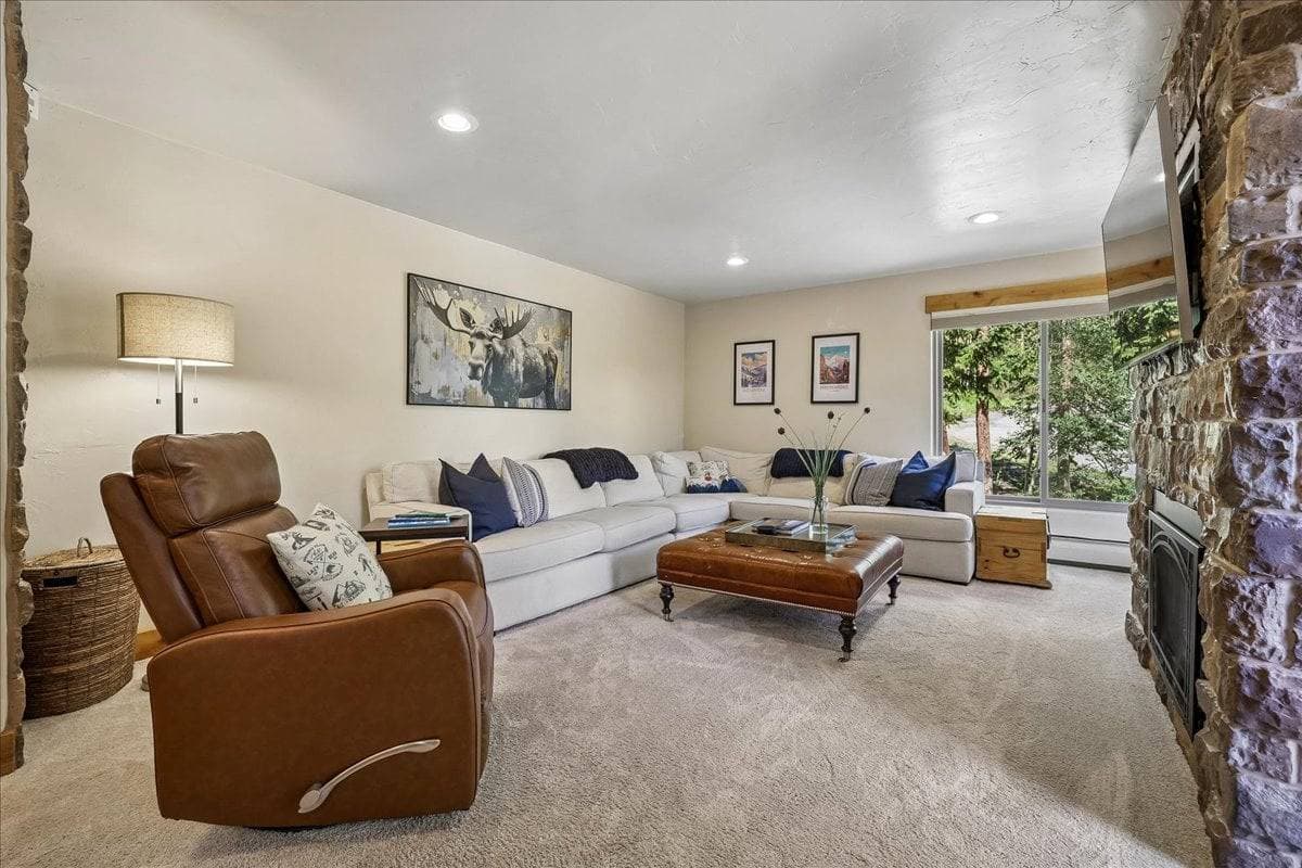 Ski Watch Condo #329 - Image 1