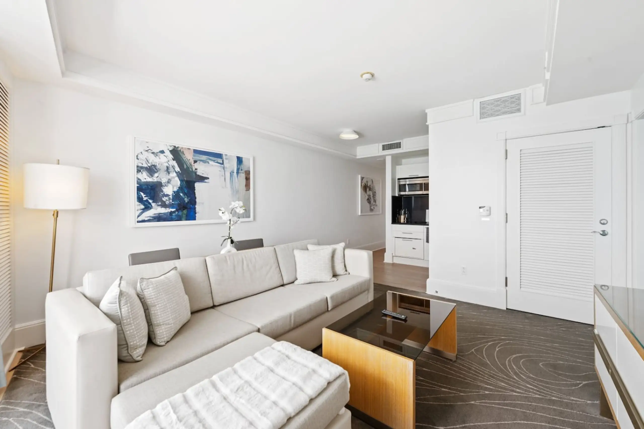 Elysian Residence #1605 at The Ritz-Carlton - Image 4