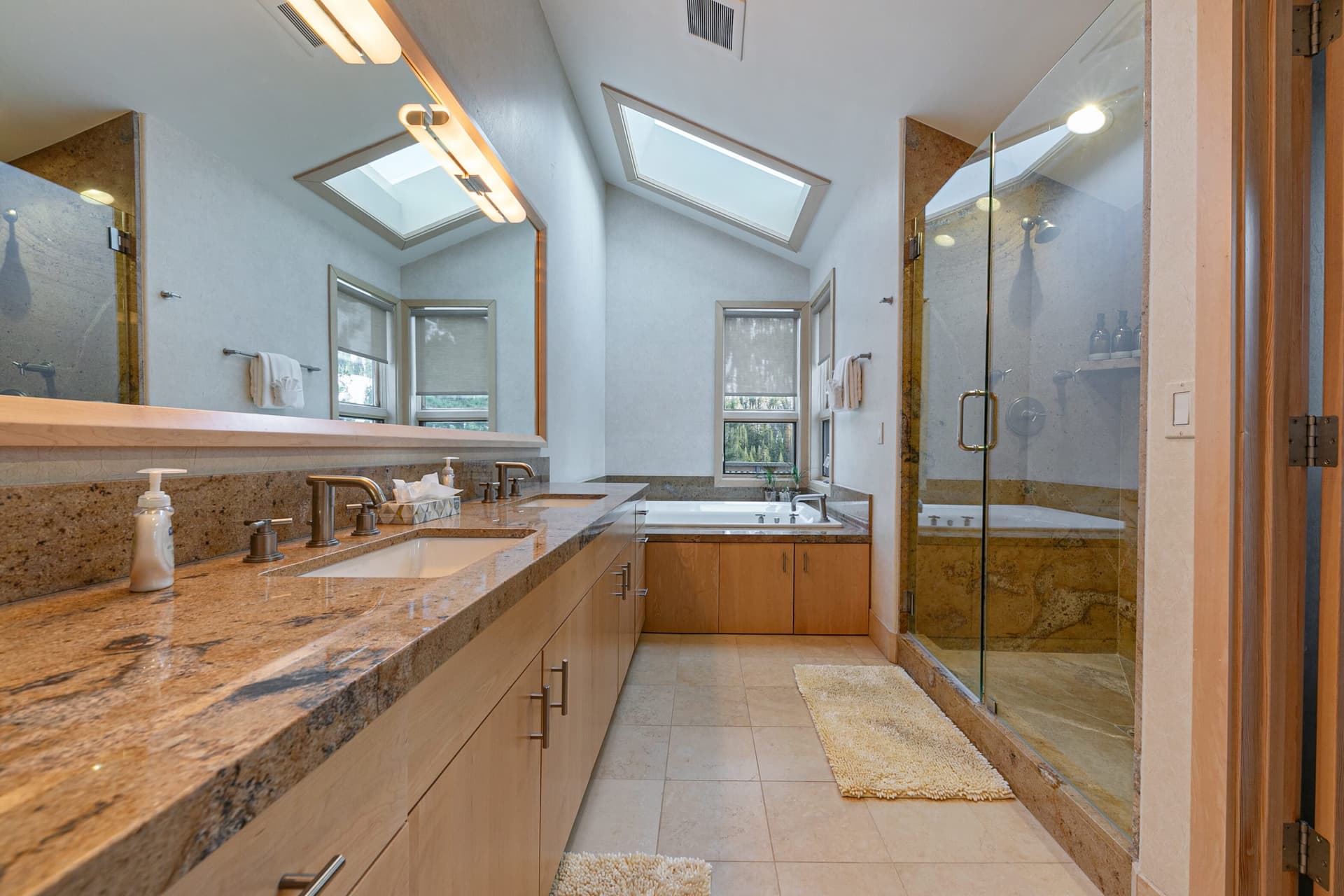 Bright Alpine Retreat - Image 26