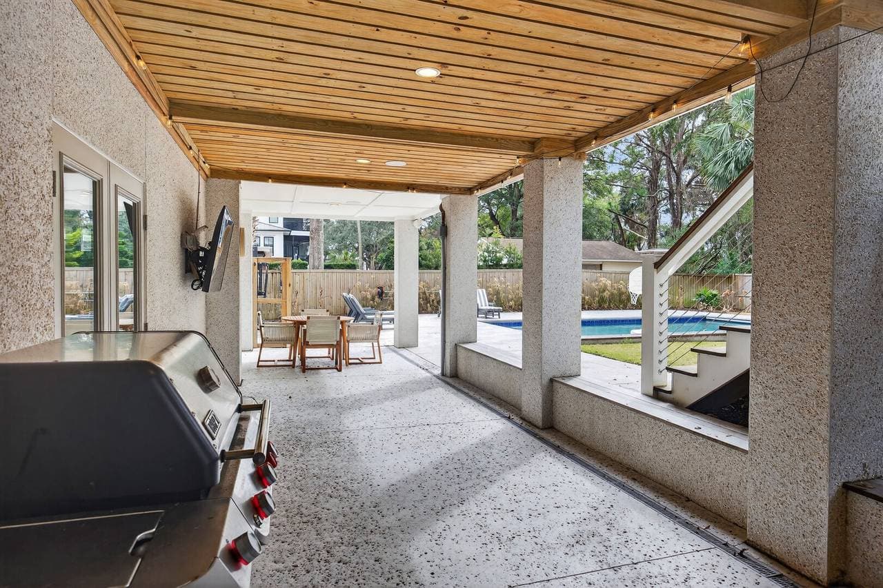 IOP Escape at 26th Avenue - Image 49