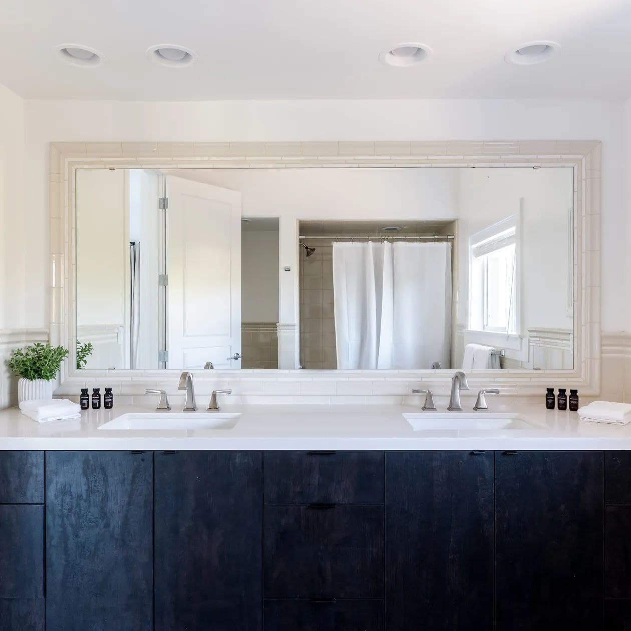 Julep Manor - Image 25