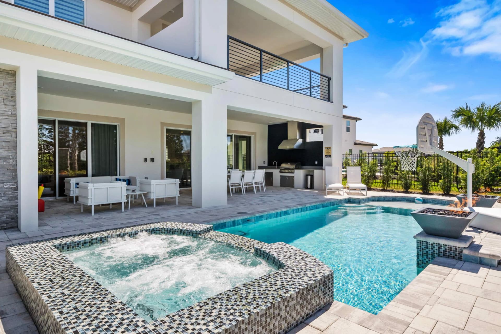 Majestic Club Mansion - Image 2