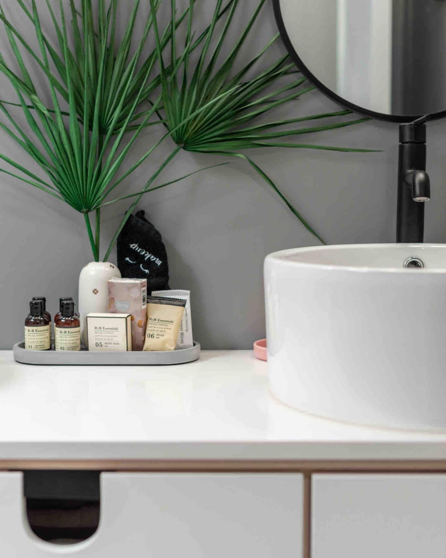 Flat on Alexander - Image 19