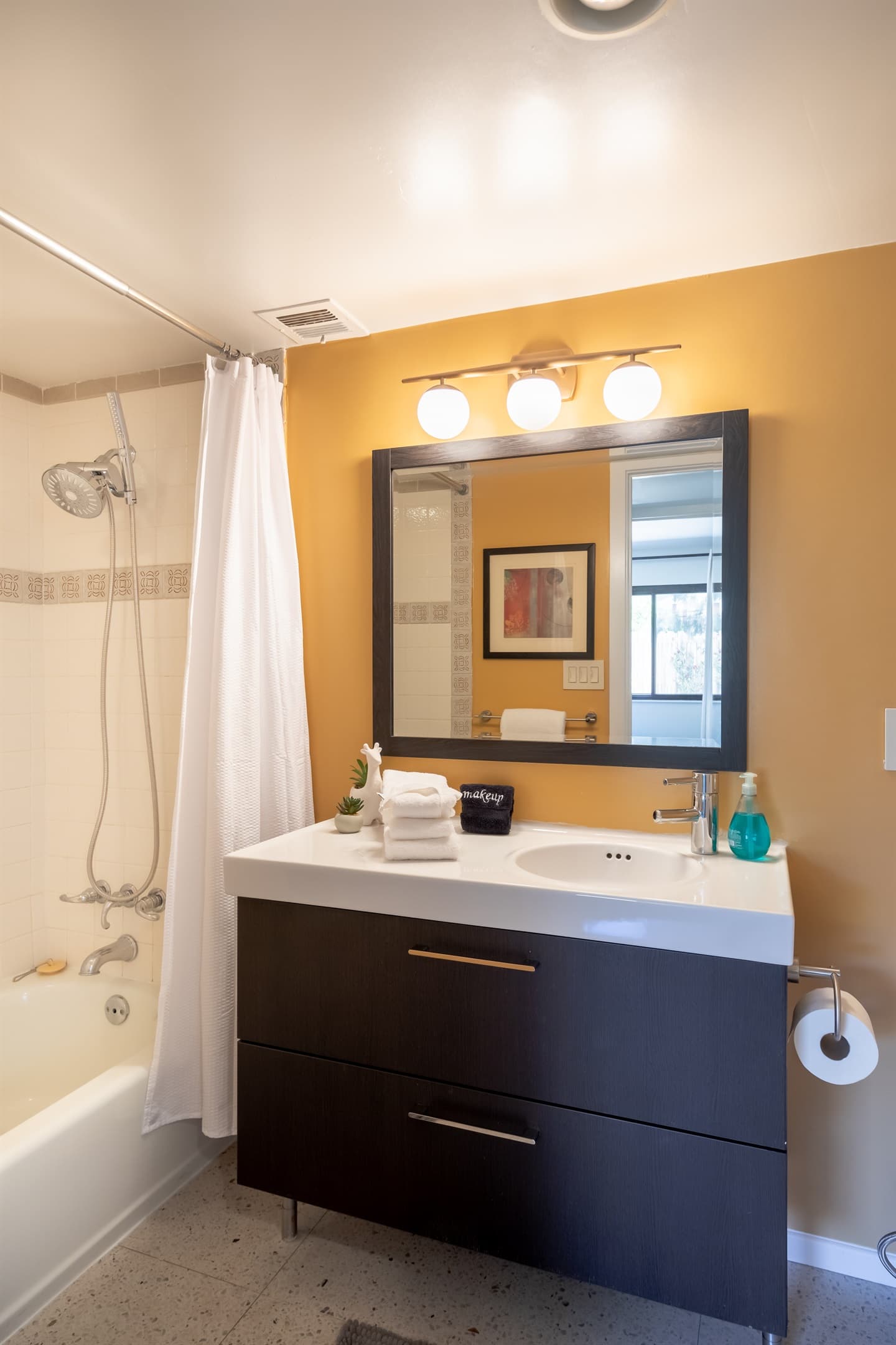 Hugh Kaptur’s Palm Springs Getaway - Image 21