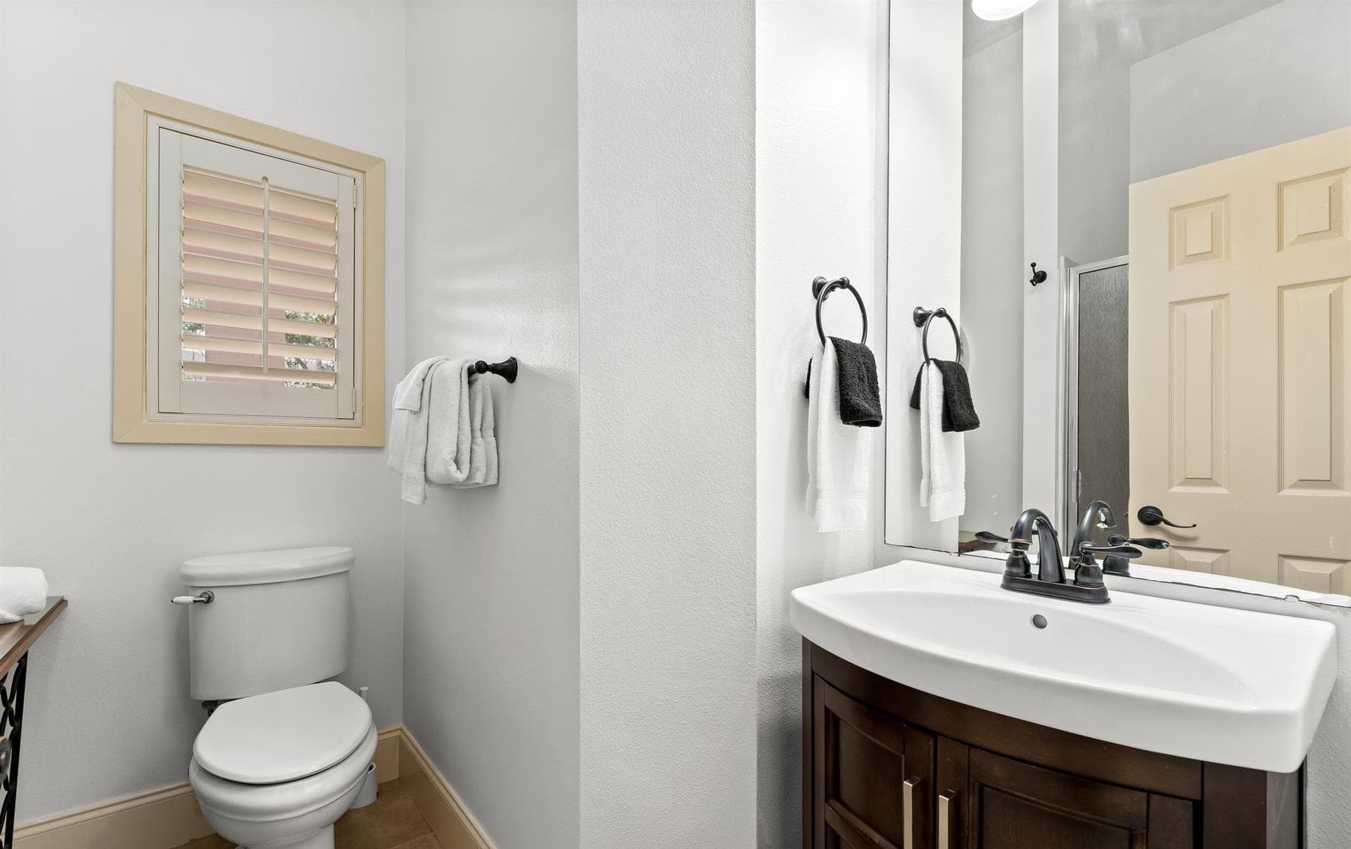 Paradise Isle - Image 21