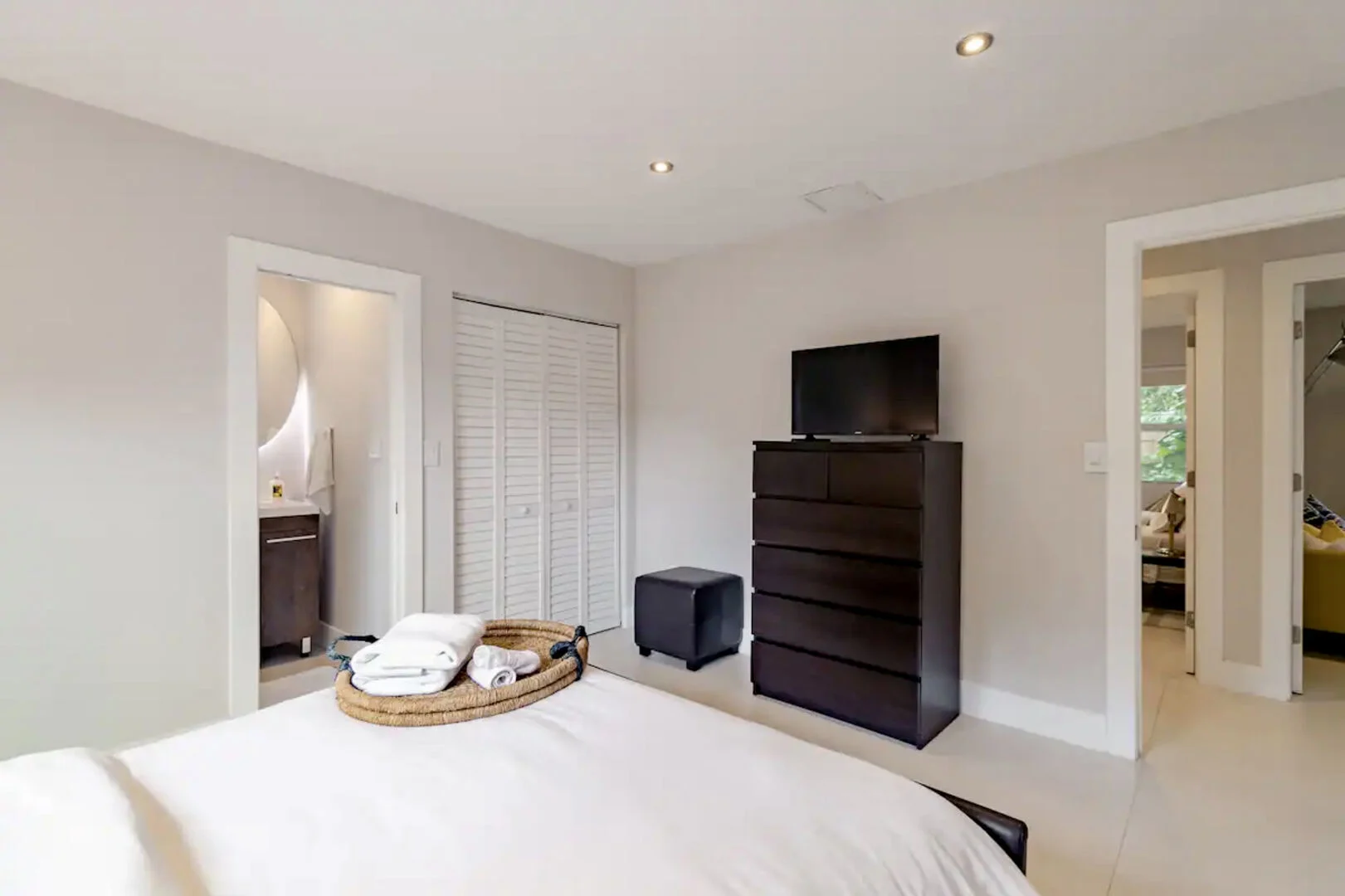 Tree House - Image 22