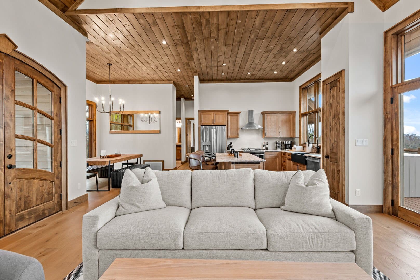 Dire Wolf at Eagles Nest - Image 12