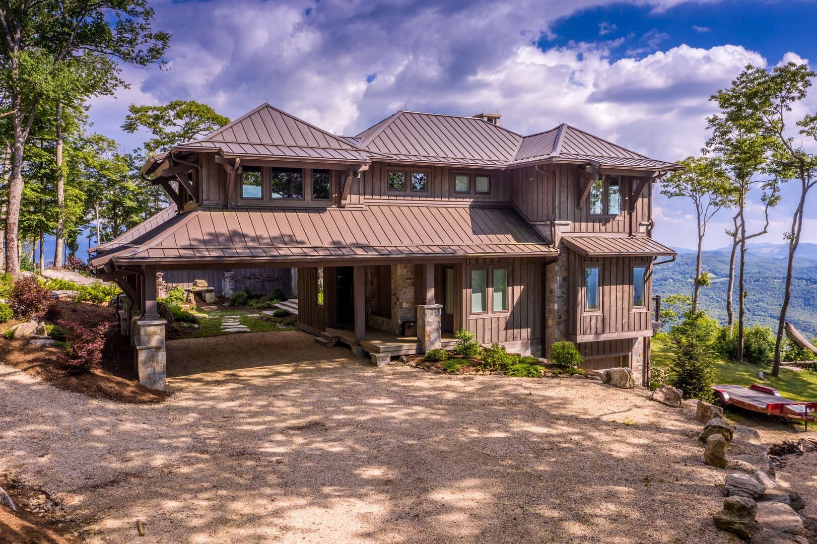 Outside Inn Place - Image 2