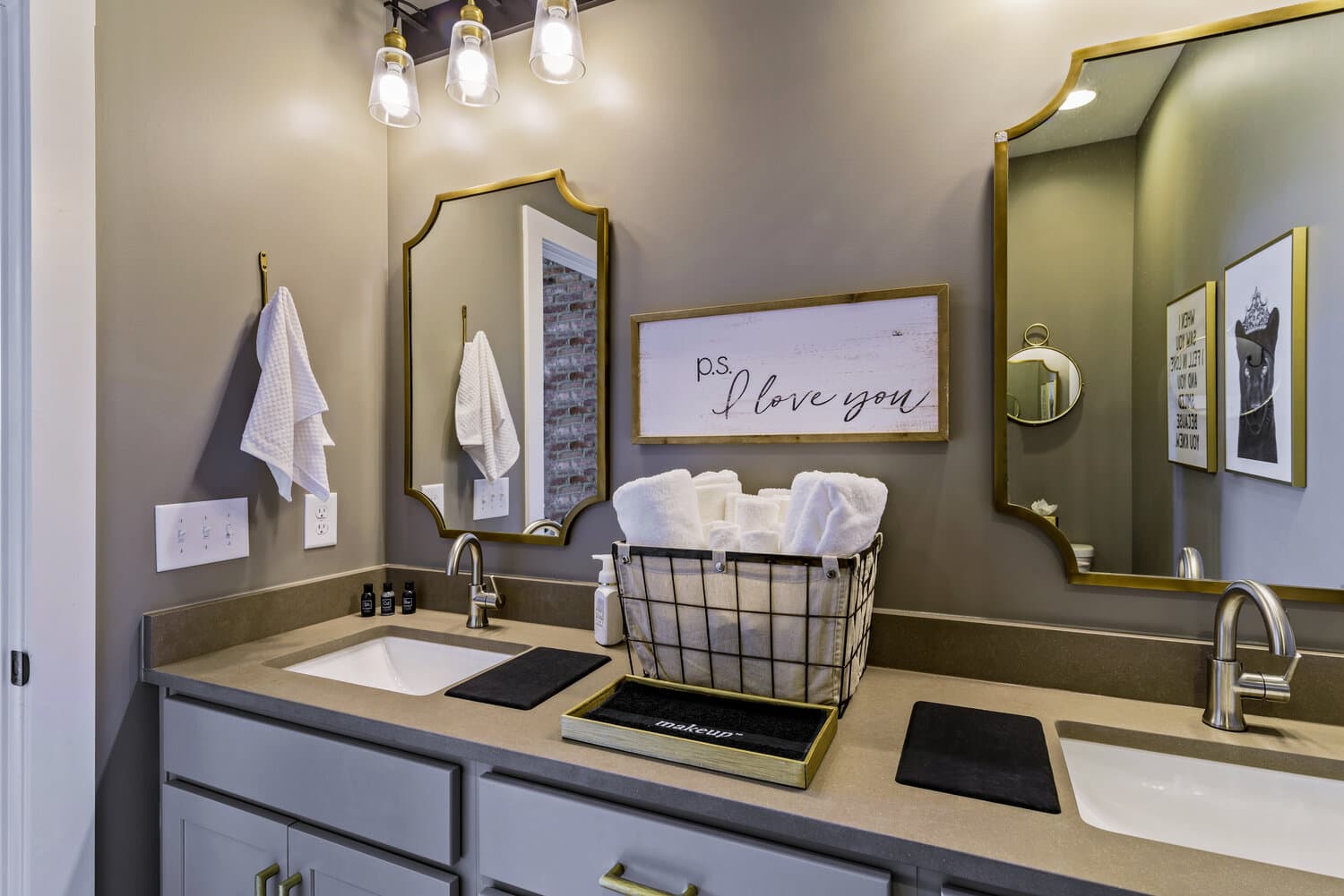 Southern Belle - Image 25