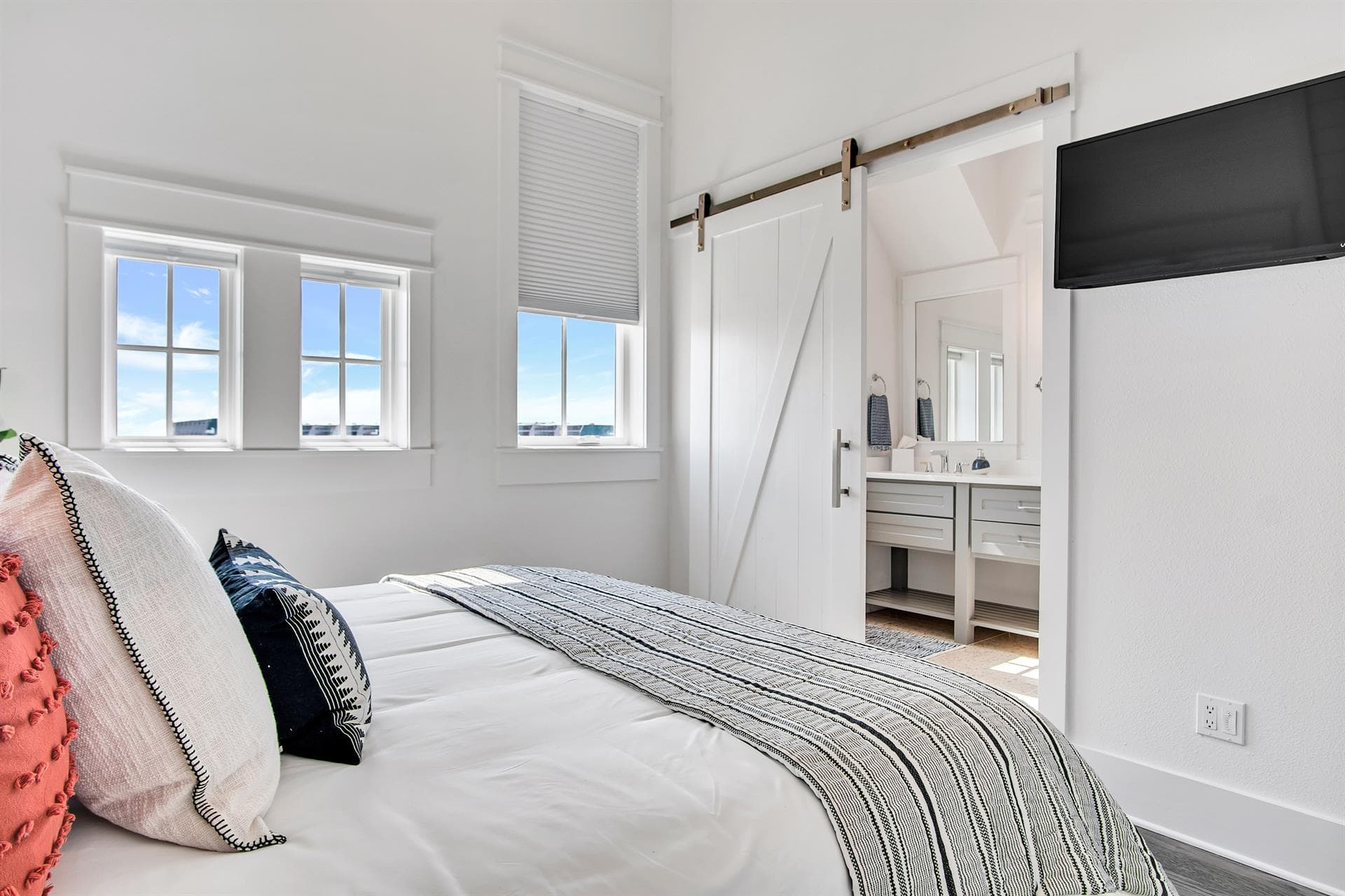 Isle of Dogs - Image 12