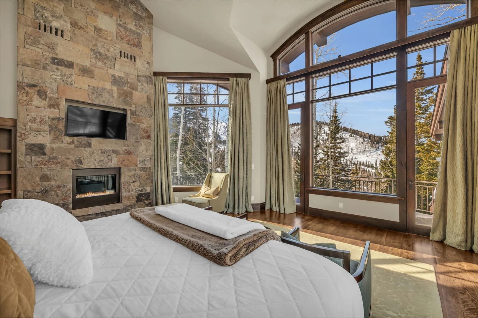 Snow Meadow Villa - Image 13