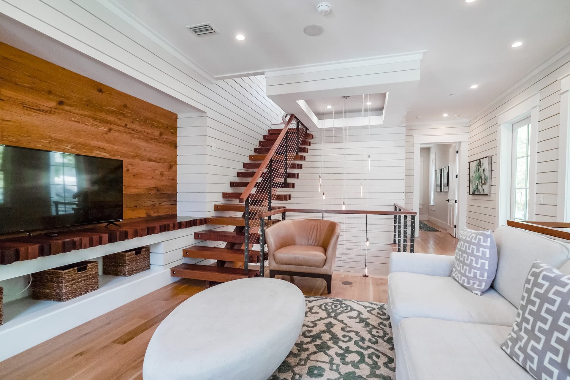 St. Ivory - Image 22