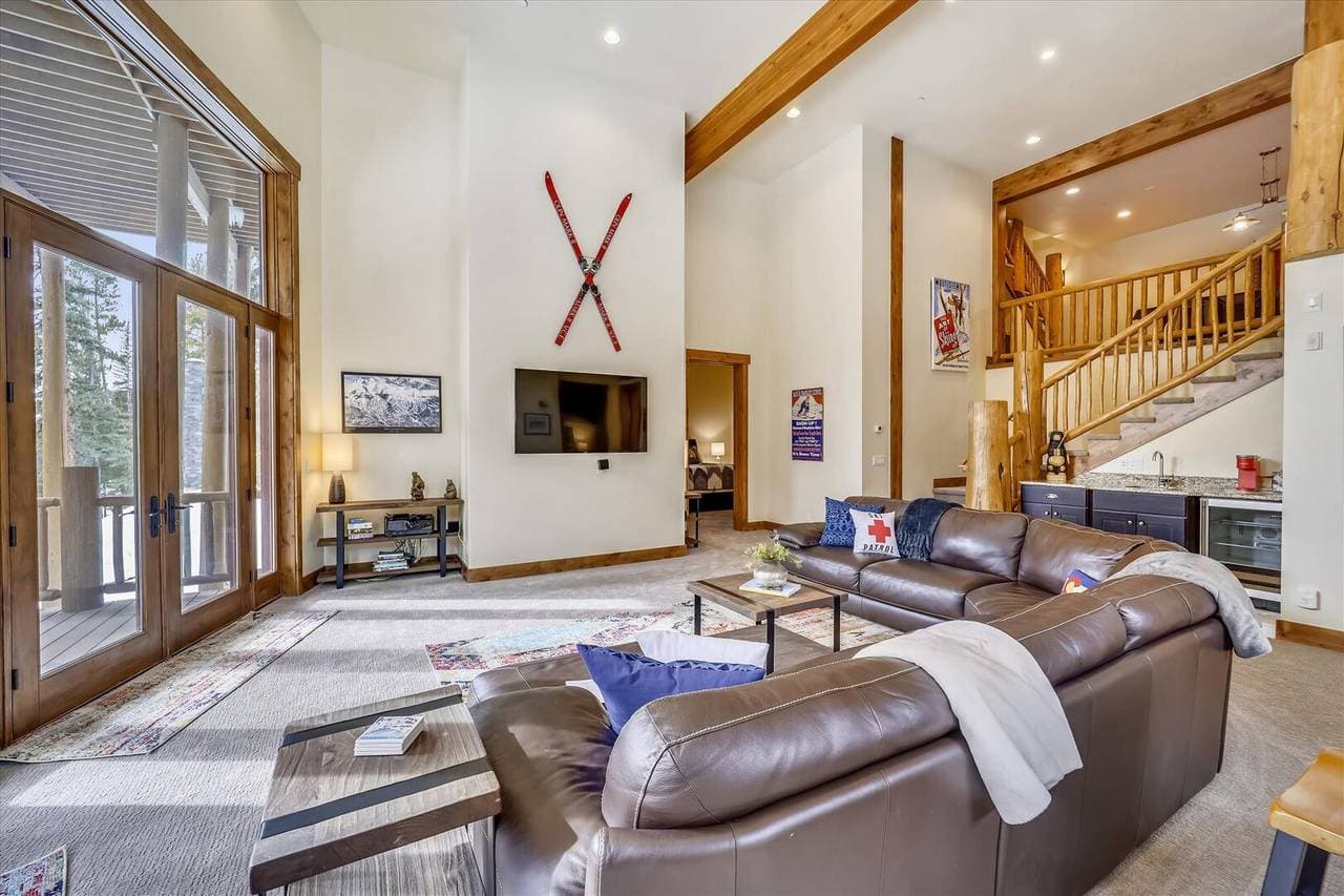 Goldenview Lodge - Image 40