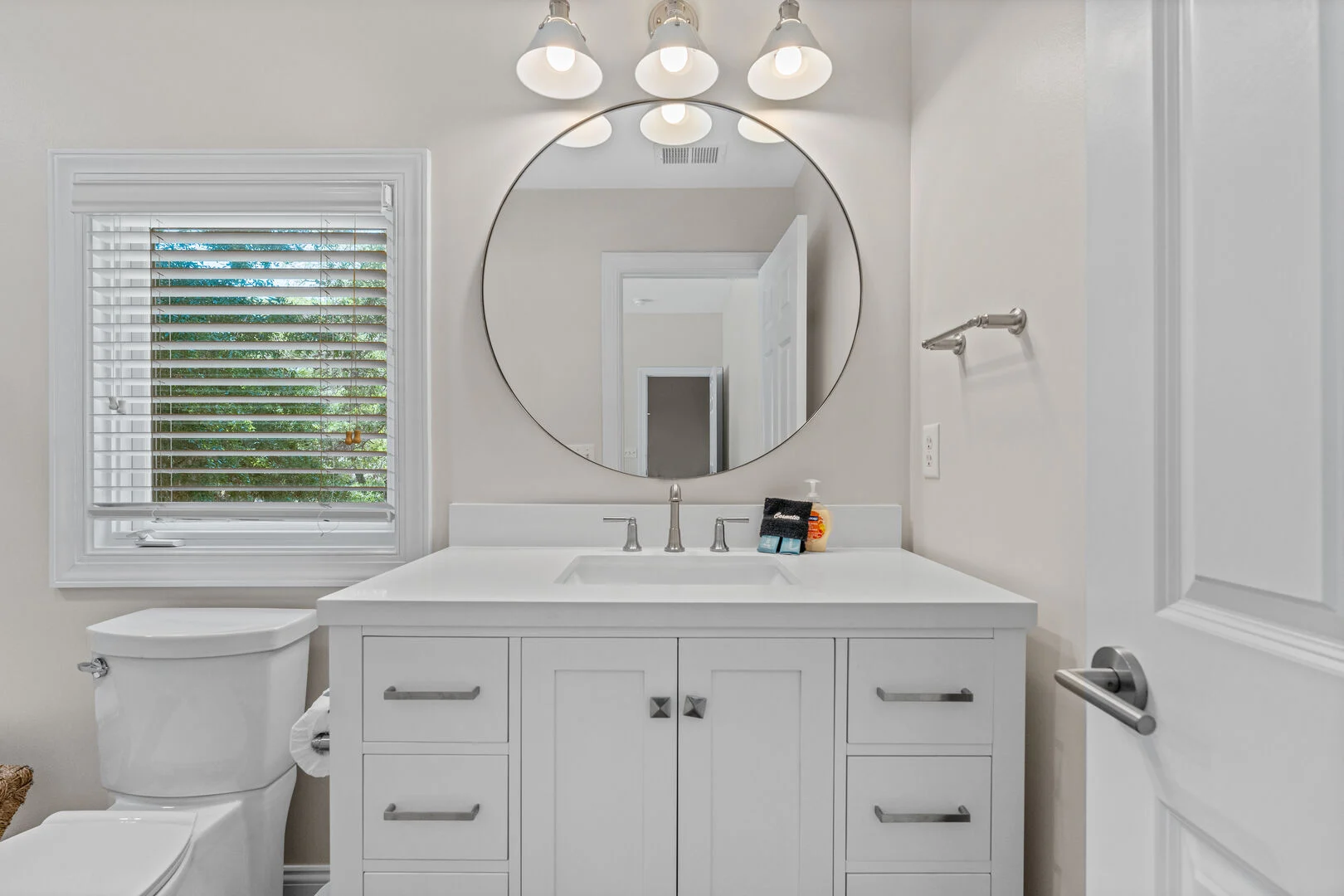 Southern Charm Retreat - Image 47