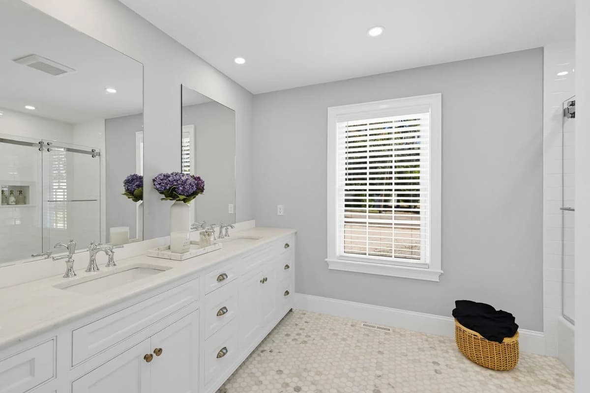 Three Buoys - Image 11