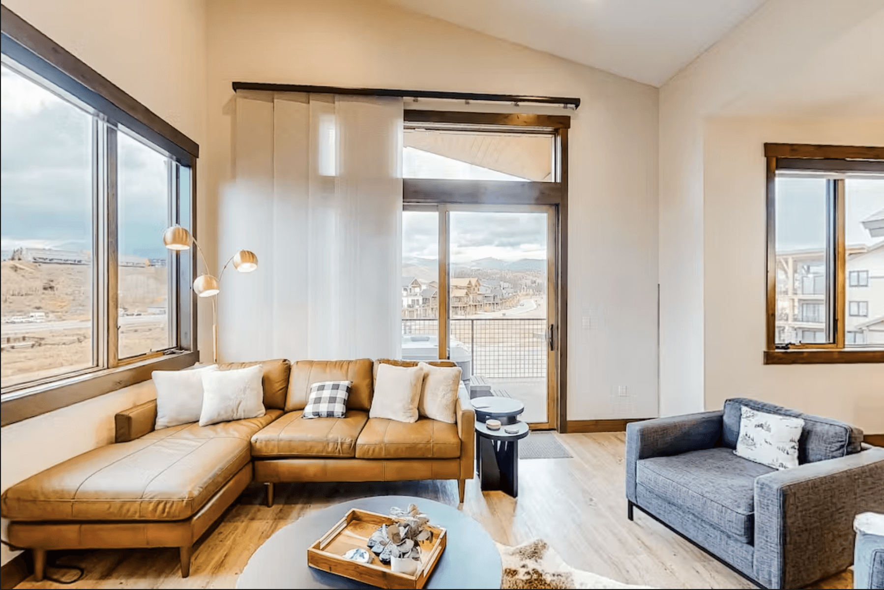 Springview Lane Residence - Image 2