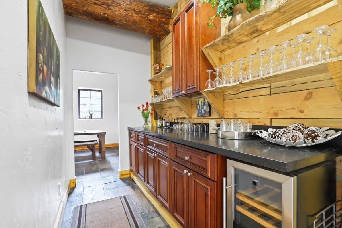 Serene Lodge - Image 5