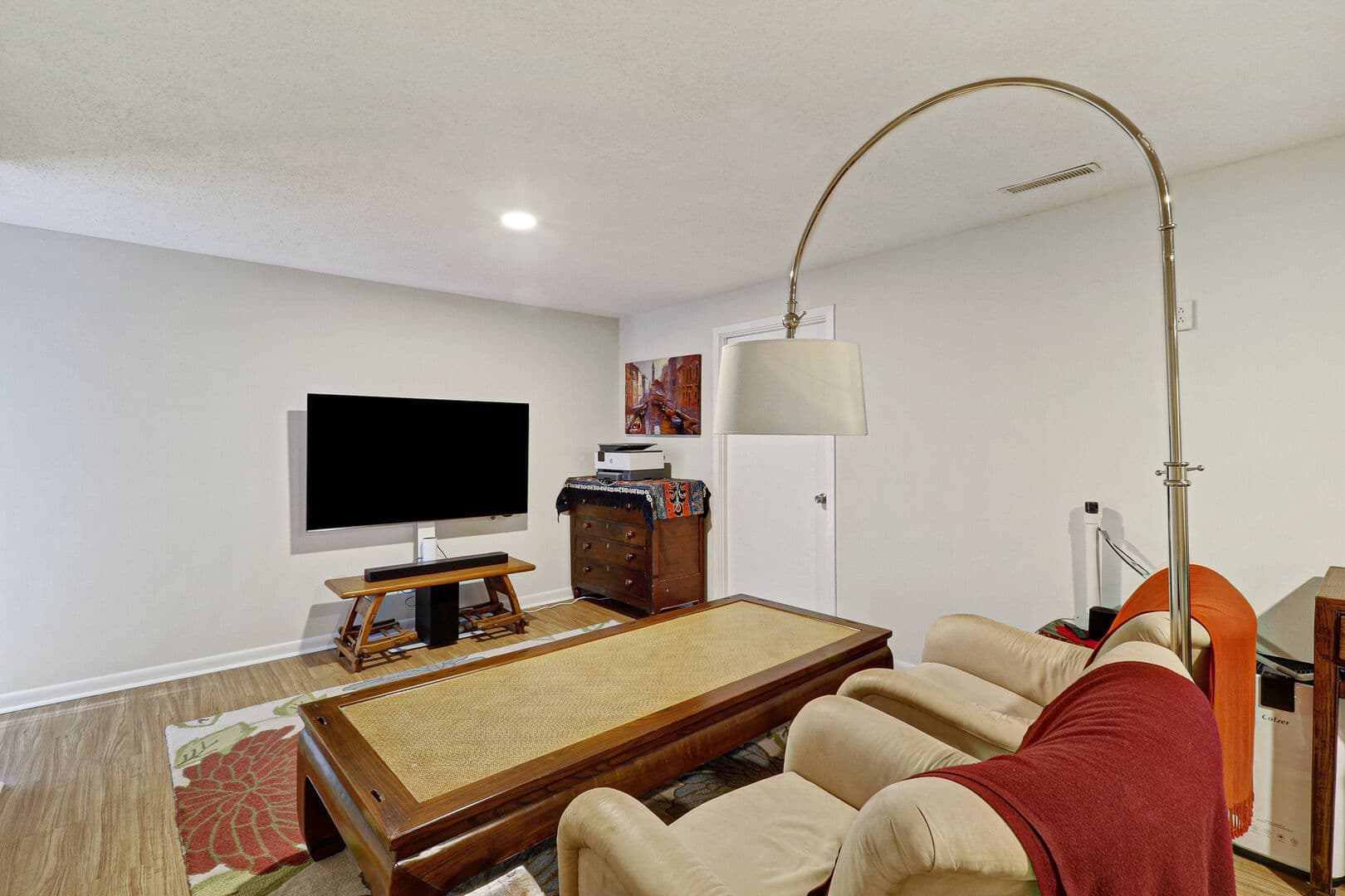 Sunny Shores - Image 27