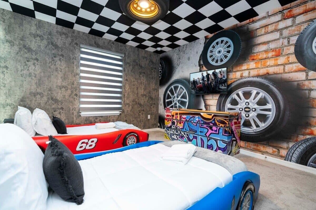 Windsor Island #4458 - Image 25