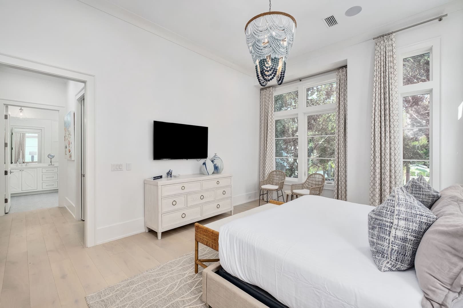 Bearfoot By The Sea - Image 22