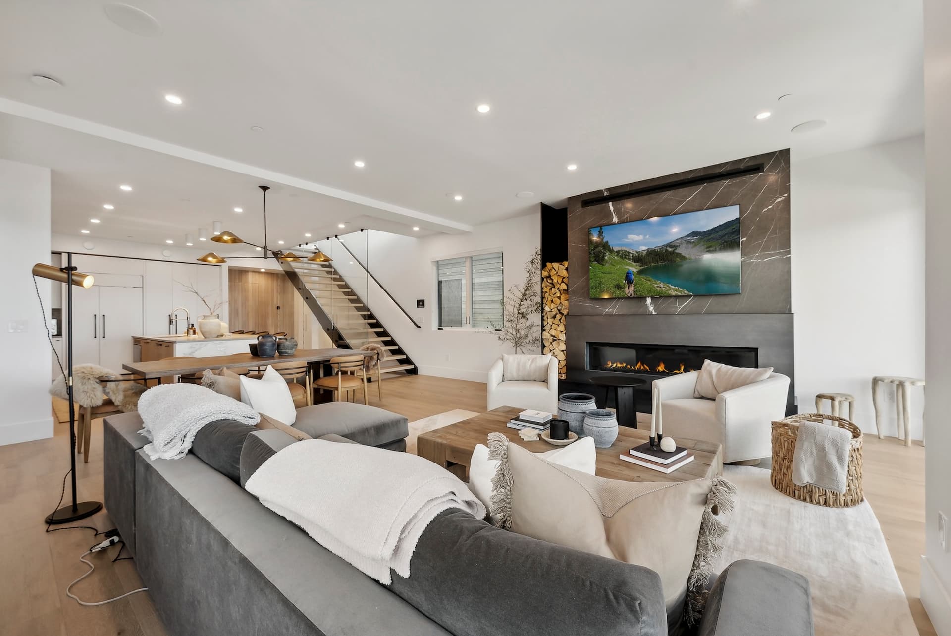 Slopeside Modern in Kings Crown - Image 6