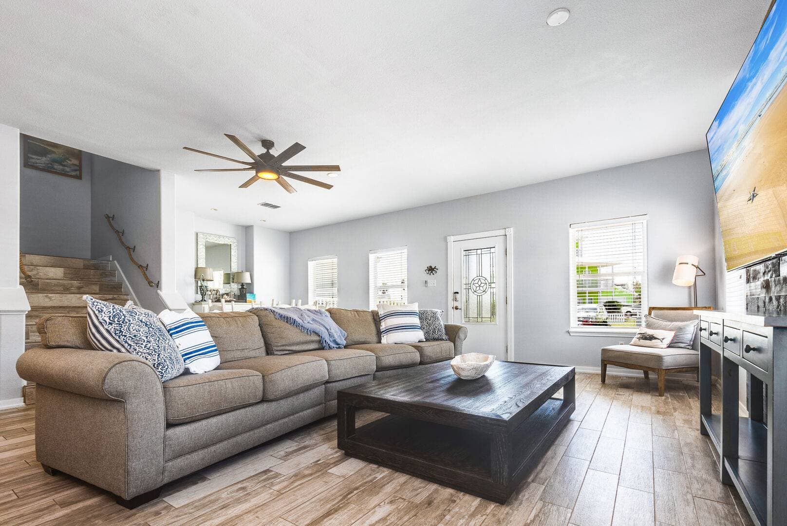 Blue Fin Oasis - Image 2